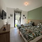 Neuve Piscine Bali Vue Pyrénées 5 Min Cité Villa
