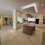 Neuve Piscine Bali Vue Pyrénées 5 Min Cité Villa