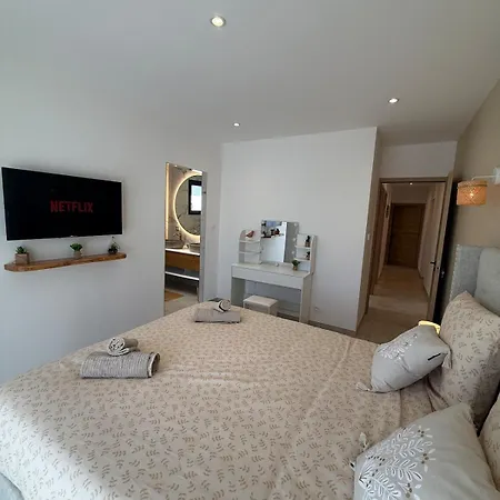 Neuve Piscine Bali Vue Pyrenees 5 Min Cite Вилла *