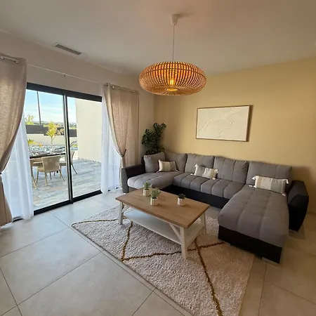 Neuve Piscine Bali Vue Pyrenees 5 Min Cite Вилла