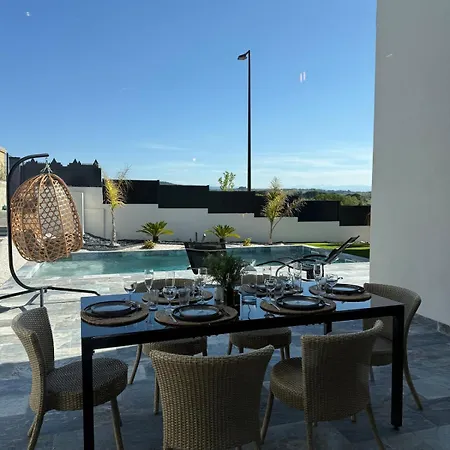 Neuve Piscine Bali Vue Pyrénées 5 Min Cité Carcasona